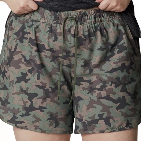 NWT - Columbia Plus Size Bogata Bay Printed Stretch Shorts - Size 2X - Picture 1 of 7